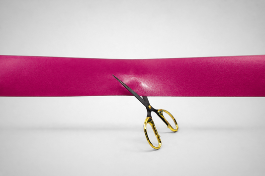 Nastri colorati di inaugurazione senza stampa