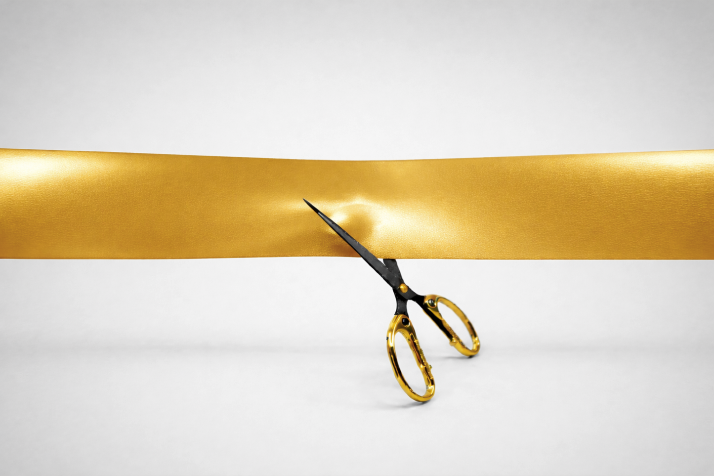 Nastri colorati di inaugurazione senza stampa