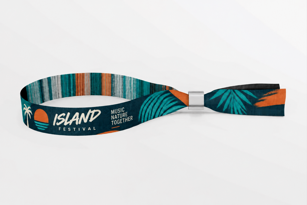 Braccialetto in tessuto intrecciato verde petrolio scuro con design di festival su isola tropicale